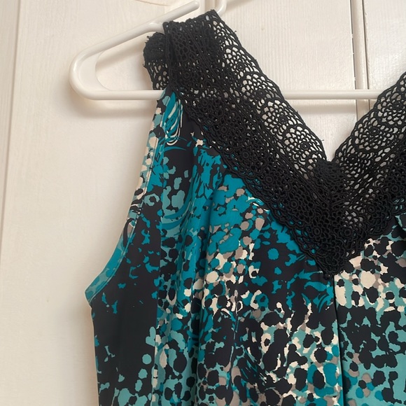 Beautiful Elle teal/green/black silky shear women’s tank. - Picture 7 of 11